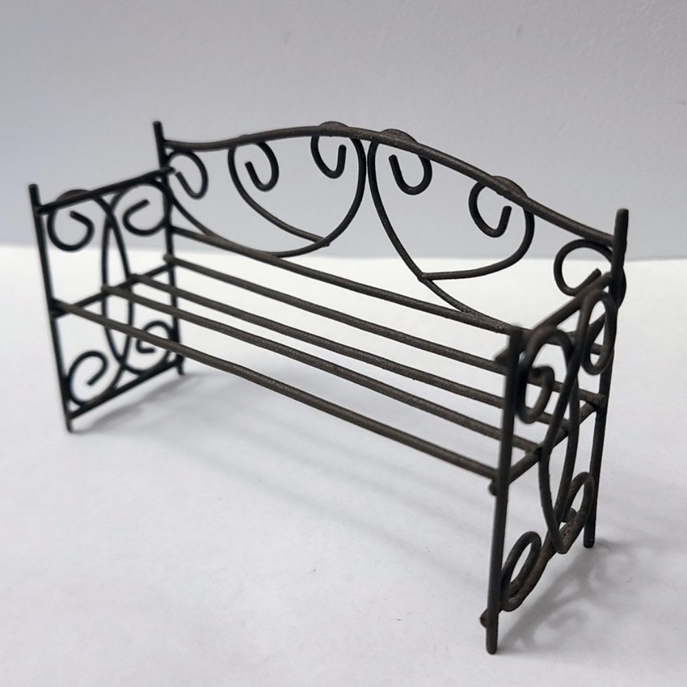 Novelty Toy - Metal Wire Vintage Bench (10cm long)